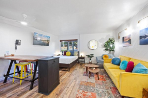 Striking Queen Deluxe Studio w/Kitchenette #114 at Donner Lake Village Truckee